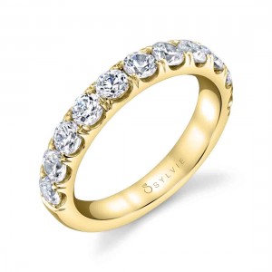 Classic Wedding Band With Shared Prongs 1.5 CT