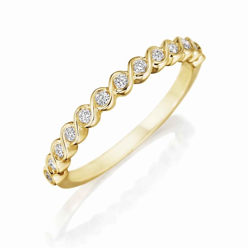 Henri Daussi yellow gold band featuring round brilliant white diamonds surrounded by a yellow gold twist