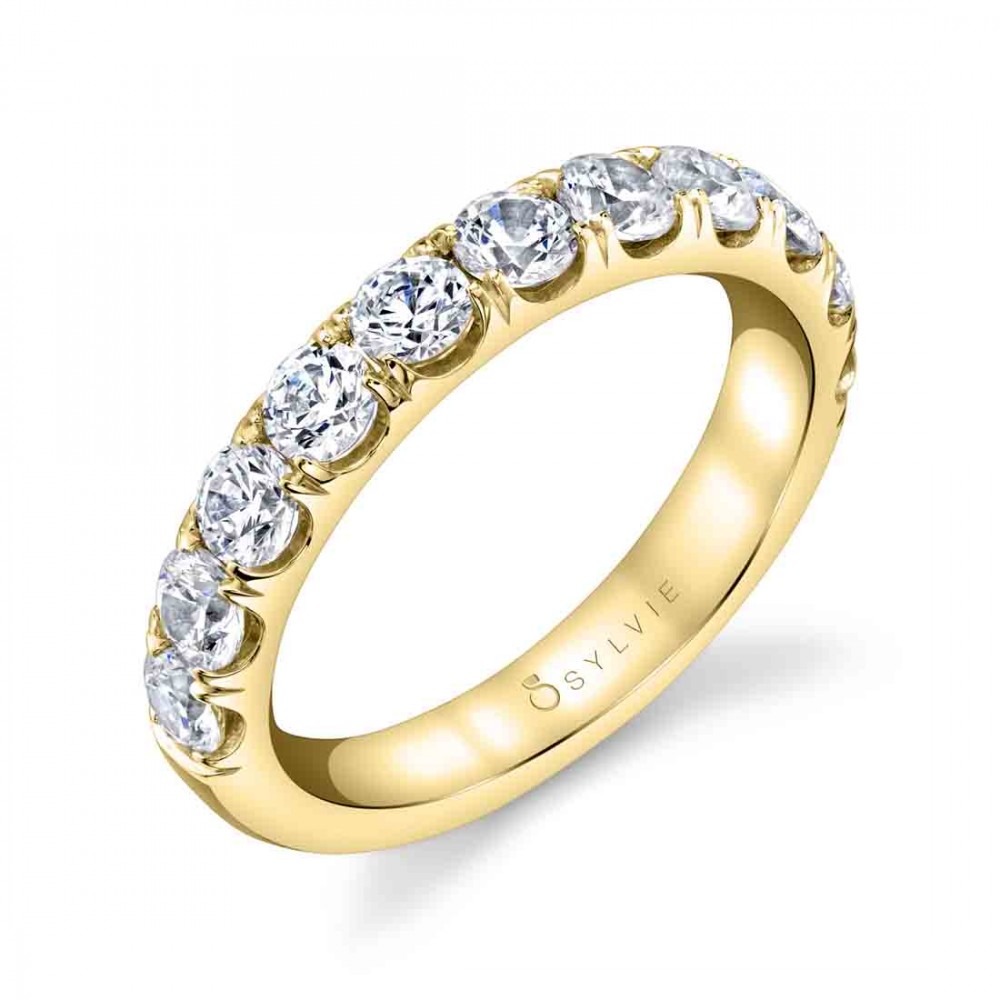 Classic Wedding Band With Shared Prongs 1.5 CT