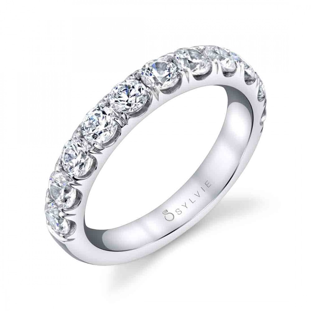 Classic Wedding Band With Shared Prongs 1.5 CT